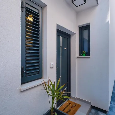 דירה House Torre מאלי לוסיניי